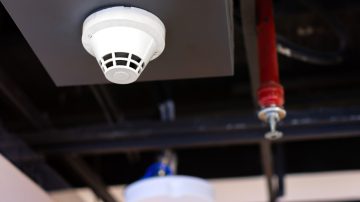 Qual a diferença entre sistemas de alarme e combate a incêndio? - EICE Service